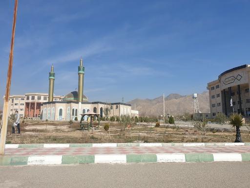 عکس دانشگاه آزاد اسلامی واحد تهران شرق