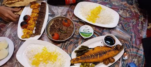 عکس سفره خانه سنتی خدا دوست