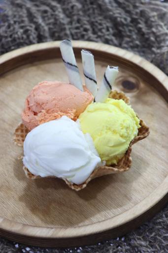 عکس آبمیوه بستنی آیس مک