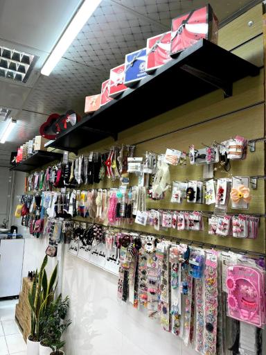 عکس گالری آرایشی و بهداشتی گلابتون