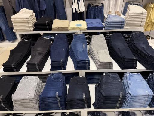 عکس فروشگاه جین وست