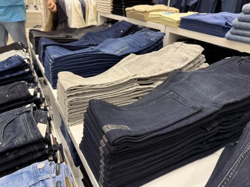 عکس فروشگاه جین وست