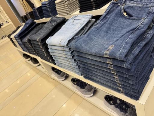 عکس فروشگاه جین وست