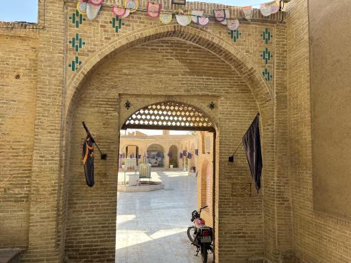 عکس آستان مقدس امامزادگان حمزه و احمد بن اسحاق علیه السلام