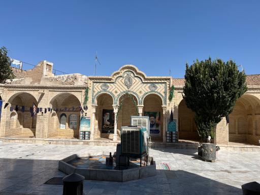 عکس آستان مقدس امامزادگان حمزه و احمد بن اسحاق علیه السلام