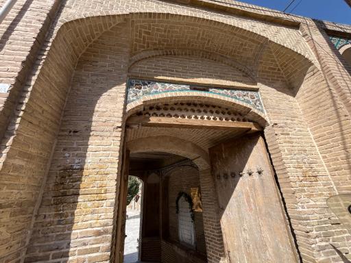 عکس آستان مقدس امامزادگان حمزه و احمد بن اسحاق علیه السلام