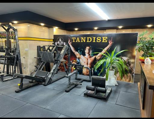 عکس باشگاه ورزشی تندیس