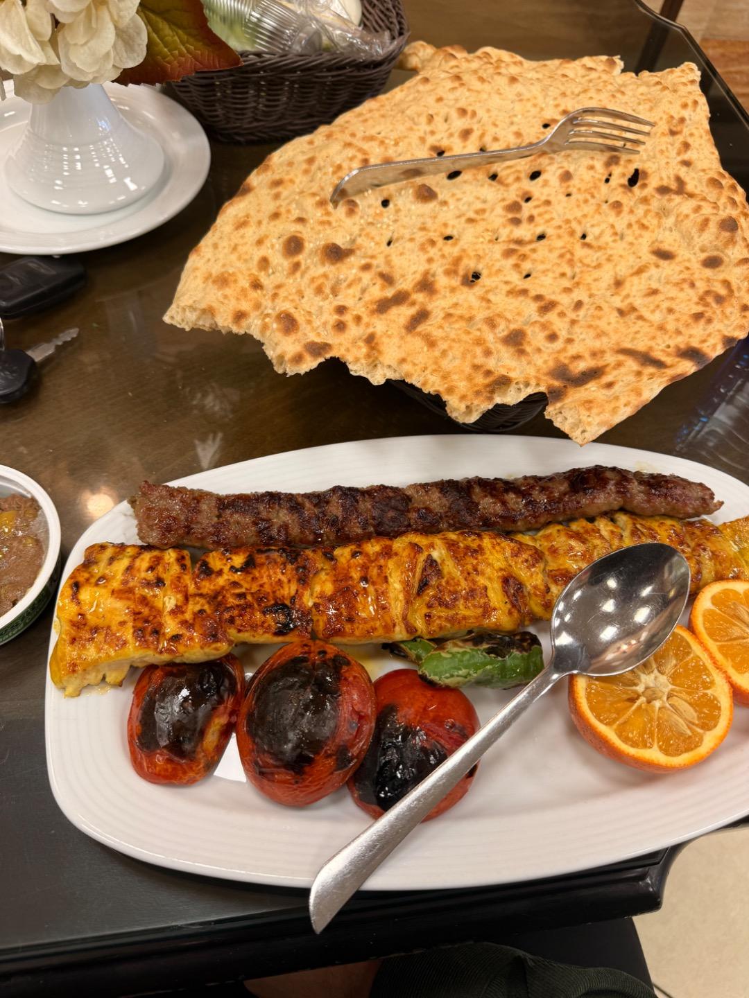 عکس رستوران میزبان