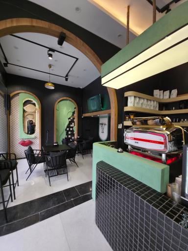 عکس کافی شاپ طاق
