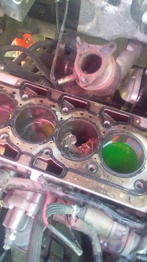 عکس تعمیرگاه محصولات مدیران خودرو علیاری