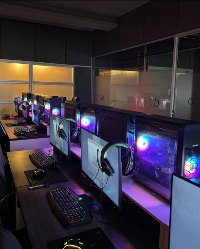 عکس کافه گیم نت دیاکو