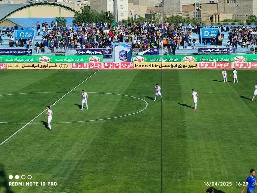 عکس ورزشگاه 12 هزار نفری امام خمینی