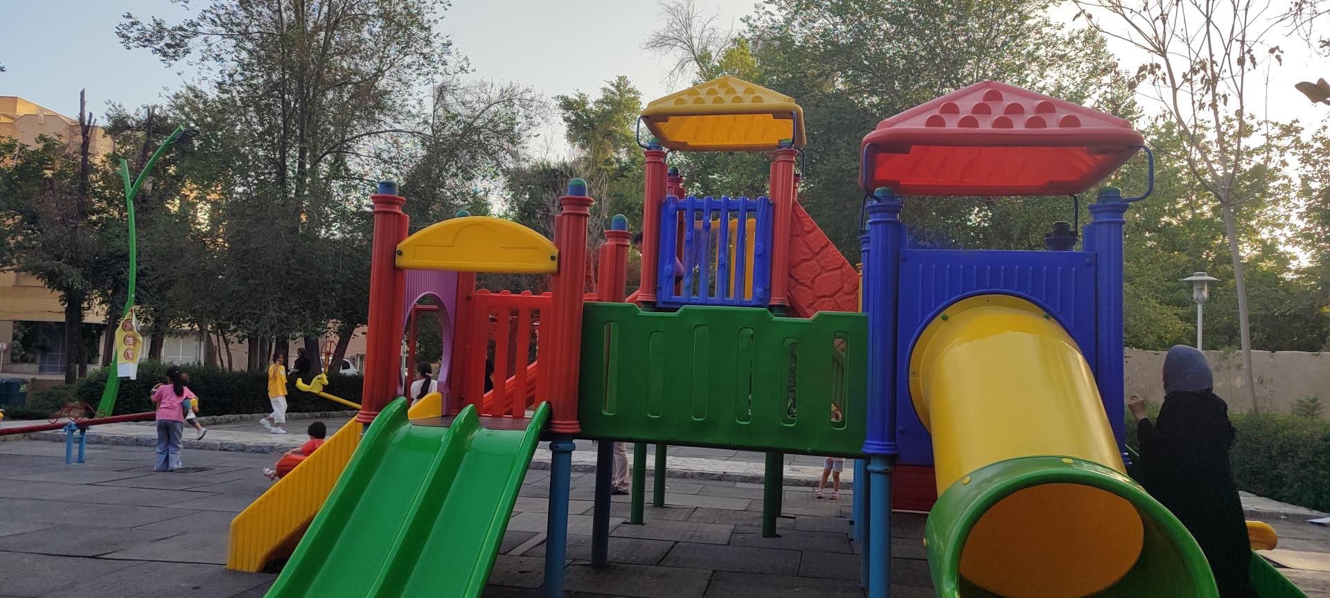 عکس پارک بازی کودکان