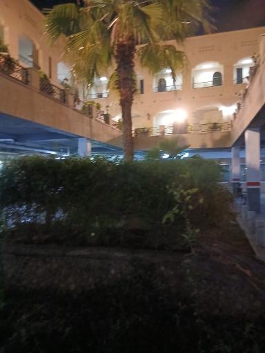 عکس پارکینگ عمومی بین الحرمین