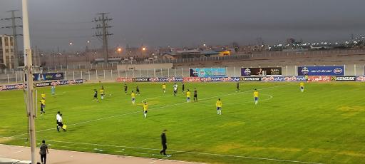 عکس ورزشگاه 12 هزار نفری امام خمینی