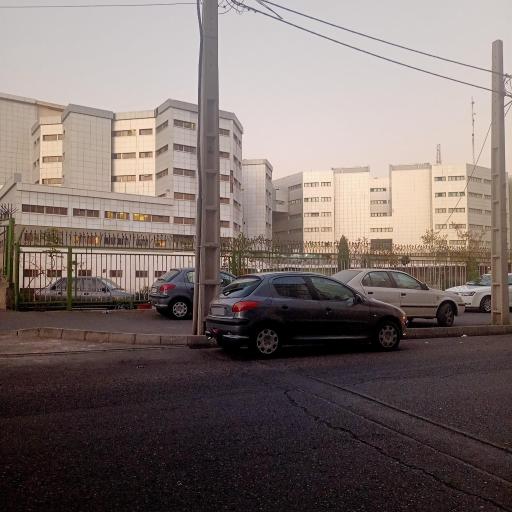 عکس دانشگاه آزاد اسلامی واحد تهران مرکزی مجتمع دانشگاهی آیت الله هاشمی رفسنجانی (نیایش)