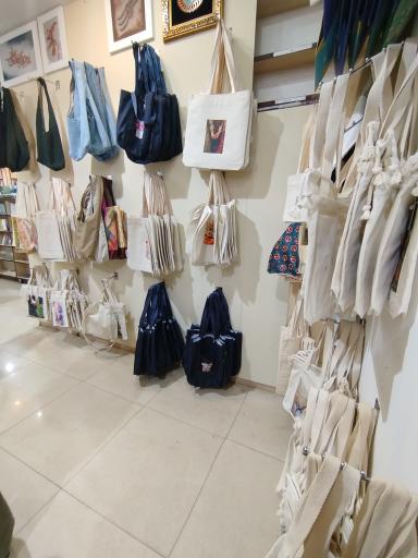 عکس کتاب فروشی محام