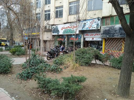 عکس تعمیرگاه موتورسیکلت تختی