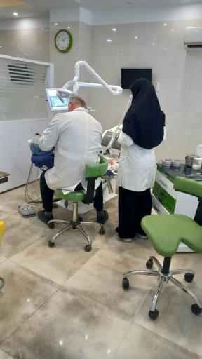 عکس کلینیک دندانپزشکی مهرشفای کرج