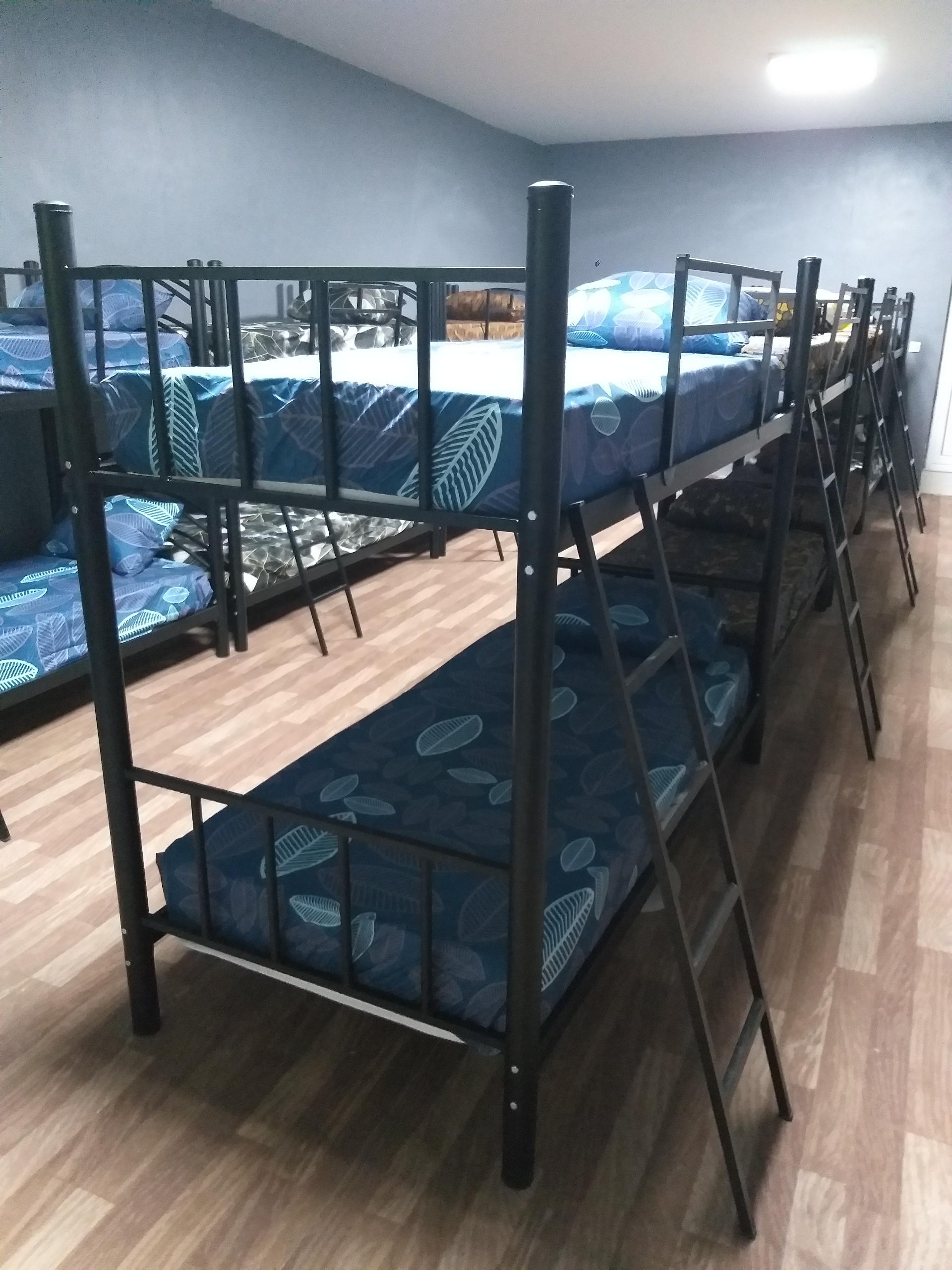 عکس تخت فلزی دیاموند