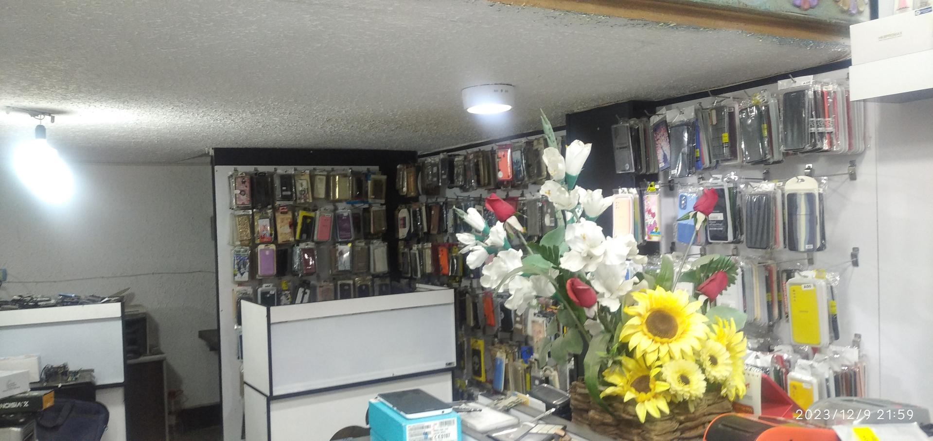 عکس قصر موبایل (کرمی)