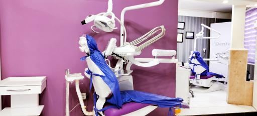 عکس دندانپزشکی دکتر ابراهیمی و دکتر دستیار 