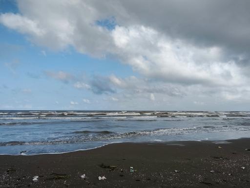 عکس ساحل حاجی بکنده