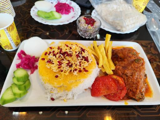 عکس رستوران و بیرون بر یزدان