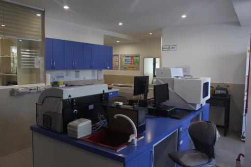 عکس آزمایشگاه پاتوبیولوژی و ژنتیک امین