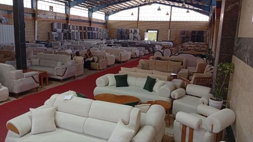 عکس آقای مبل شیراز؛ فروش مستقیم کارخانه