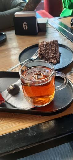 عکس رستوران سیب مهرشهر