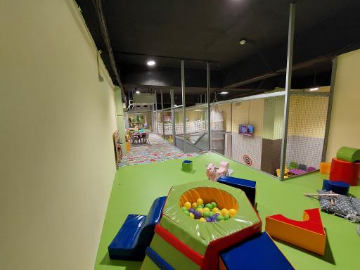 عکس خانه ورزشی تفریحی بیلی