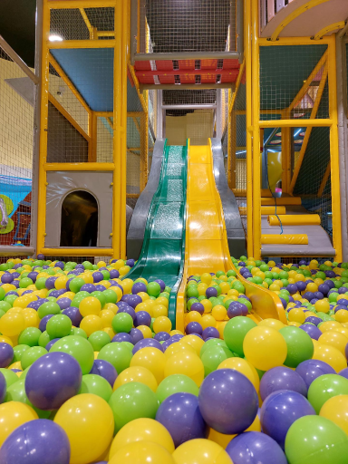 عکس خانه ورزشی تفریحی بیلی