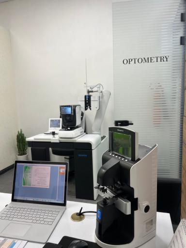 عکس کلینیک معاینه چشم و عینک حکیم نور