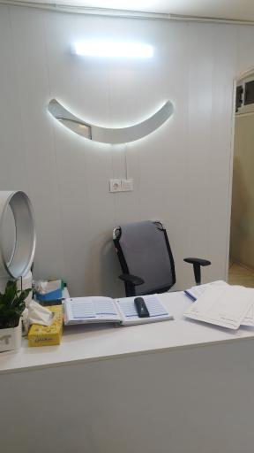 عکس دکترصابر پوریا رضایی دندانپزشک ونیر کامپوزیت