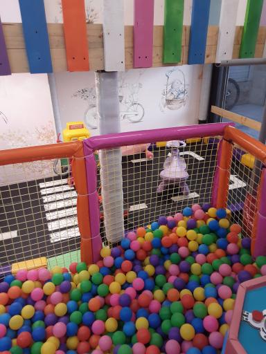 عکس خانه بازی کودک نارمیلا