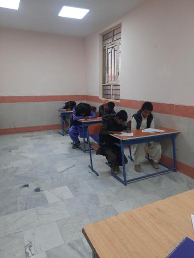 عکس متوسطه دوره اول اديب