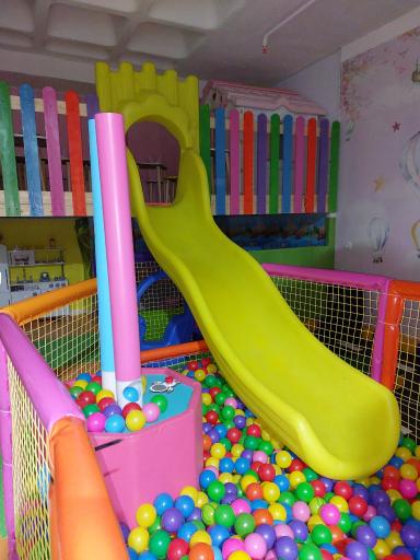 عکس خانه بازی کودک نارمیلا