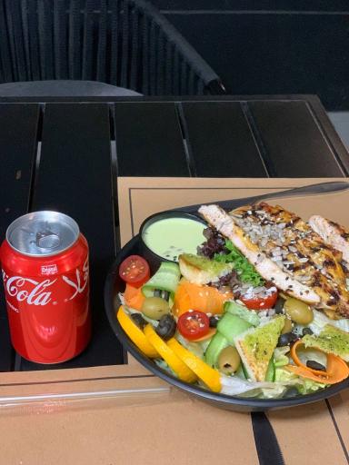 عکس کافه رستوران آفتابگردان