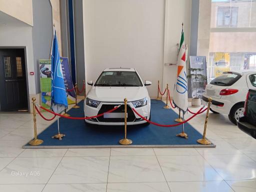 عکس نمایندگی ایران خودرو (محسن توکلی)