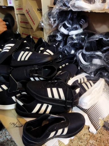 عکس فروشگاه صندل و دمپایی حاجی ارزانی