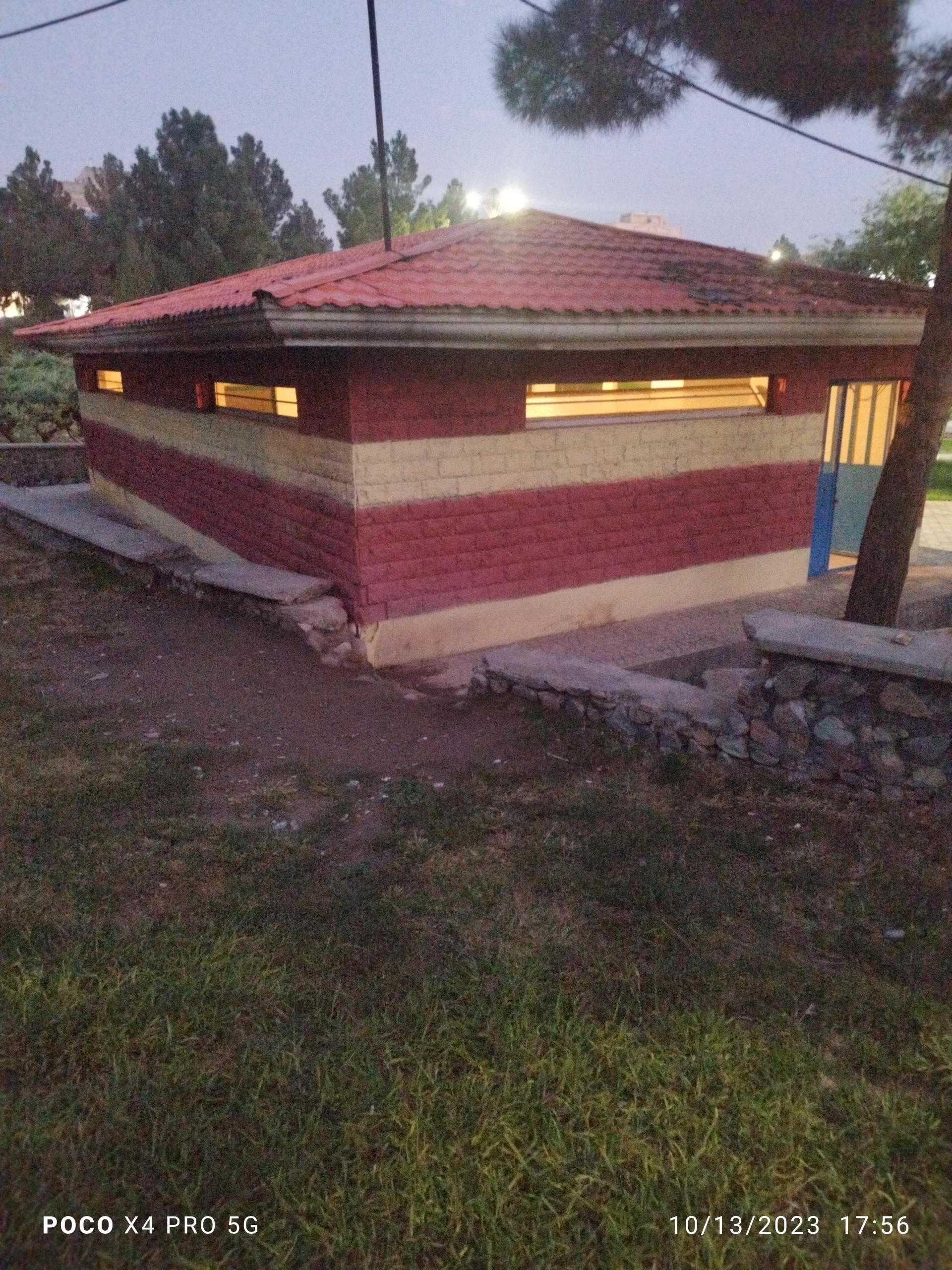 عکس توالت عمومی