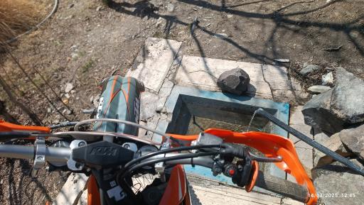 عکس چشمه پونه