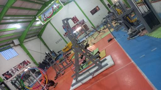 عکس باشگاه بدنسازی و پرورش اندام داداشی 