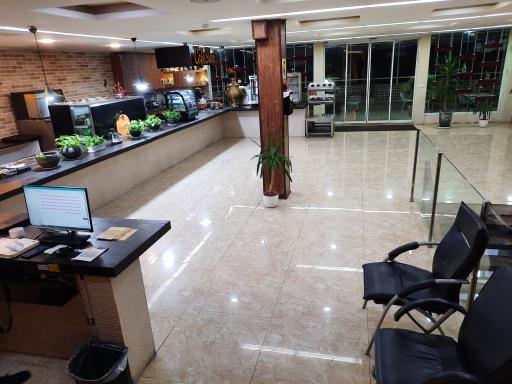 عکس رستوران زرتشت