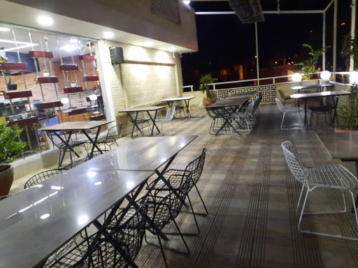 عکس رستوران زرتشت