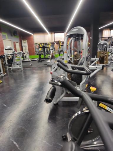 عکس مجموعه ورزشی و استخر بهاران