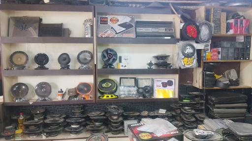 عکس تعمیرگاه و فروشگاه ضبط و باند بهزاد