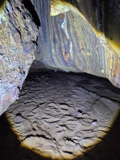 عکس غار رنگین کمان