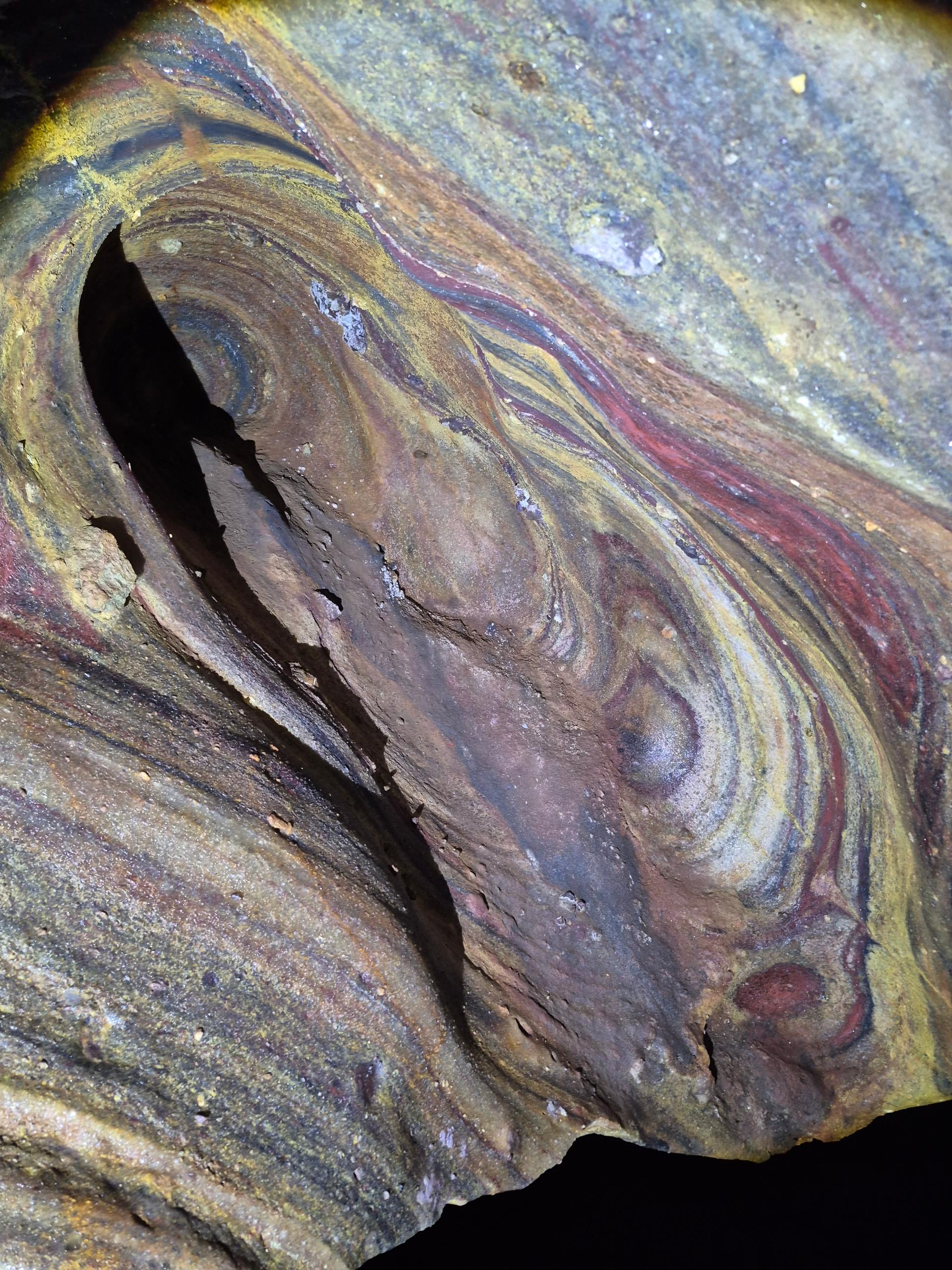 عکس غار رنگین کمان